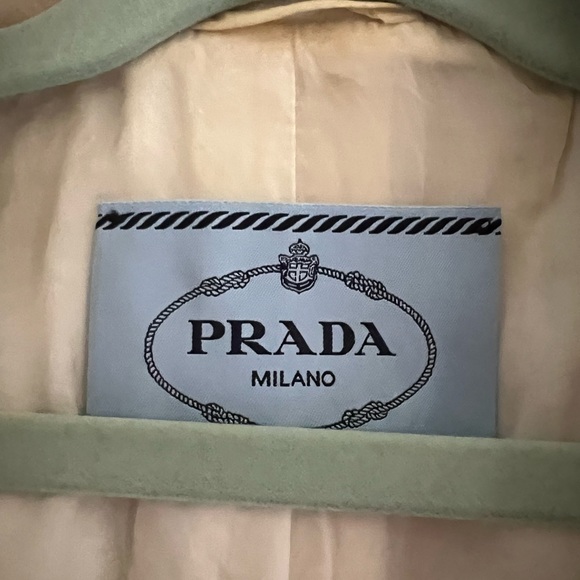 100% authentic Prada blazer, size 38 - Picture 2 of 4